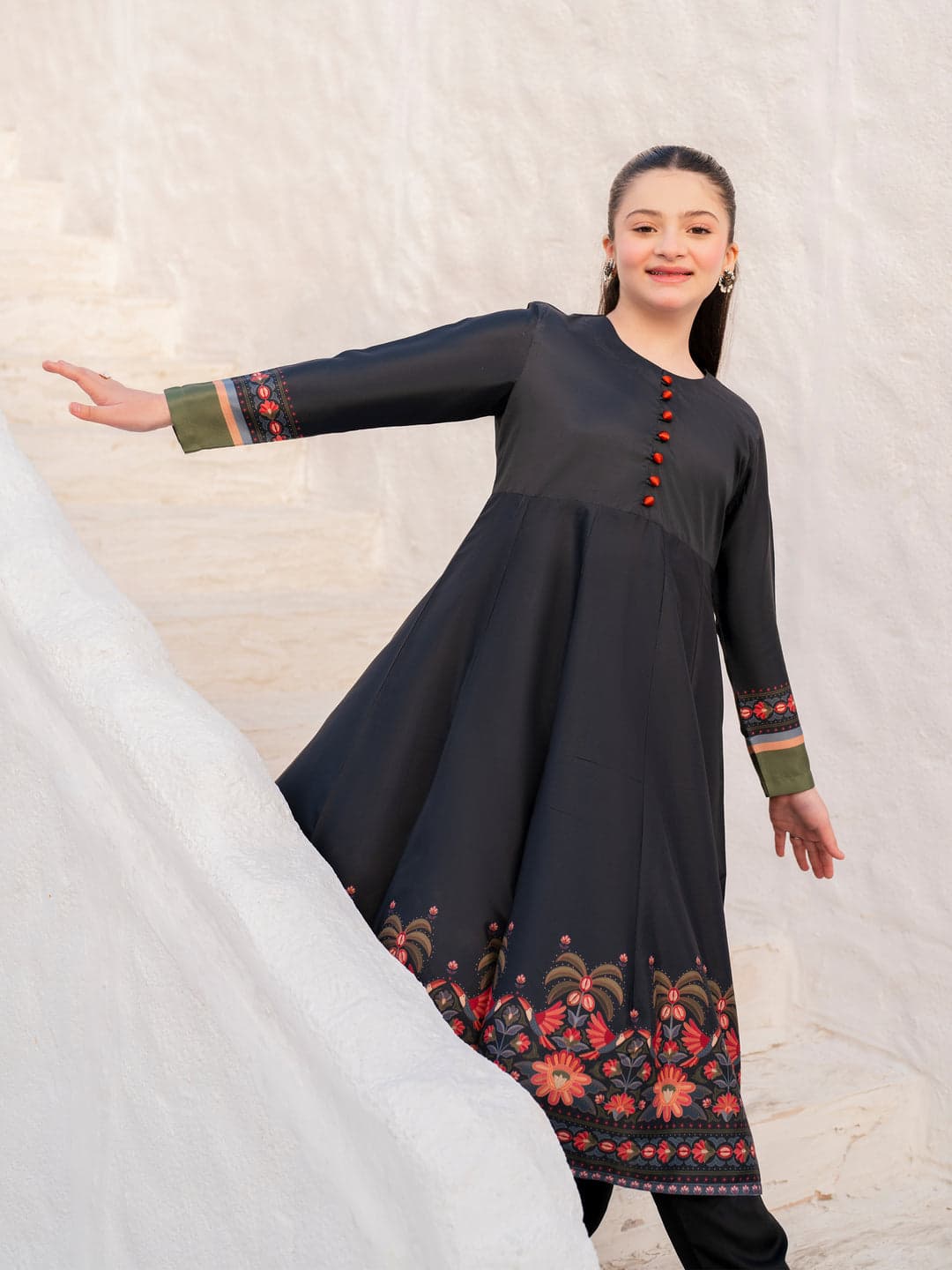 Noir Petale (Stitched 2 Pcs)