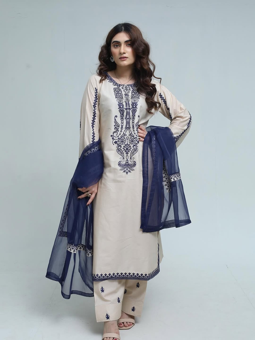 Ivory Elegance (Stitched 3 Pcs)