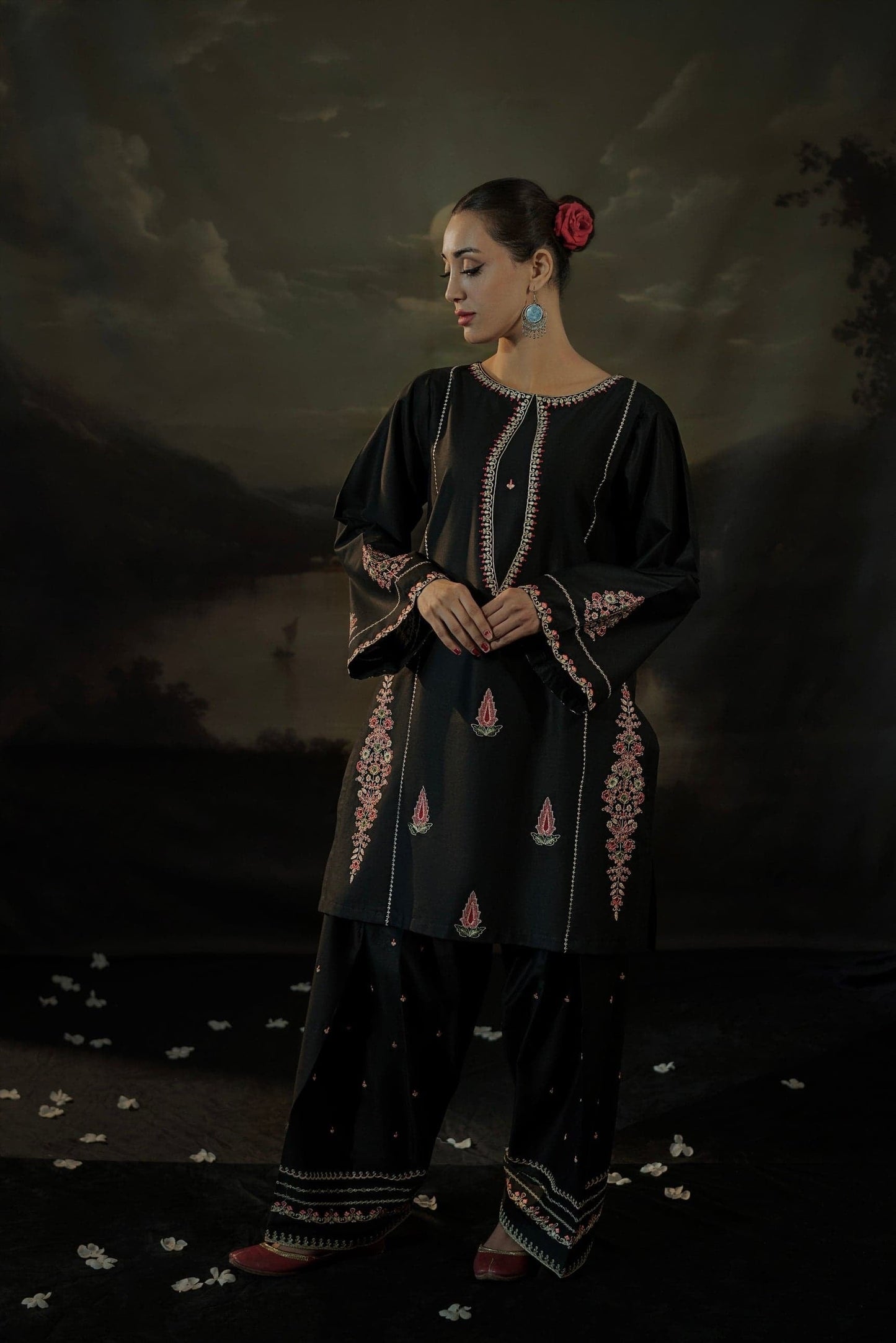 Black Iris (Stitched 2 Pcs)