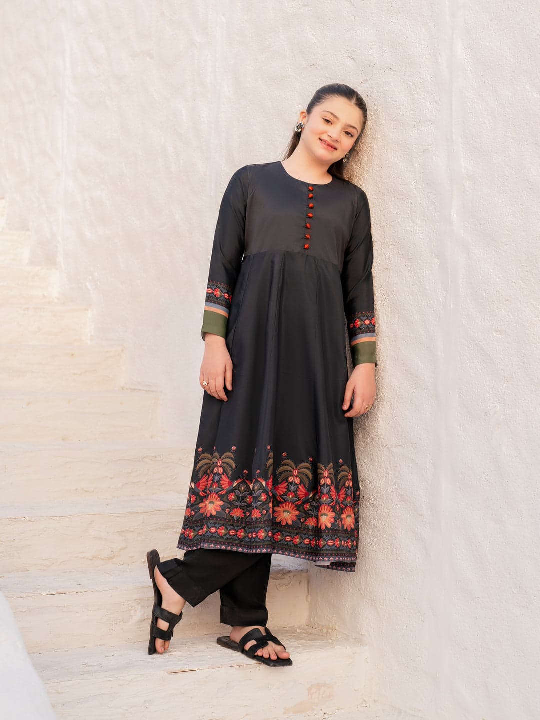 Noir Petale (Stitched 2 Pcs)