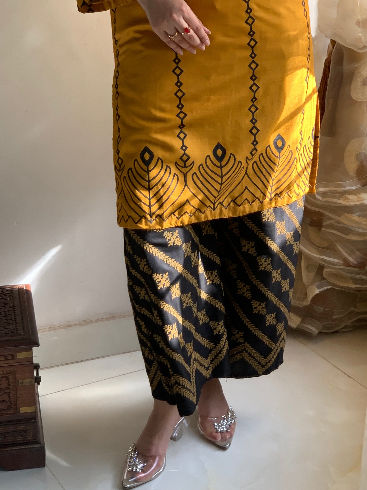 Saya (Stitched 2 Pcs)